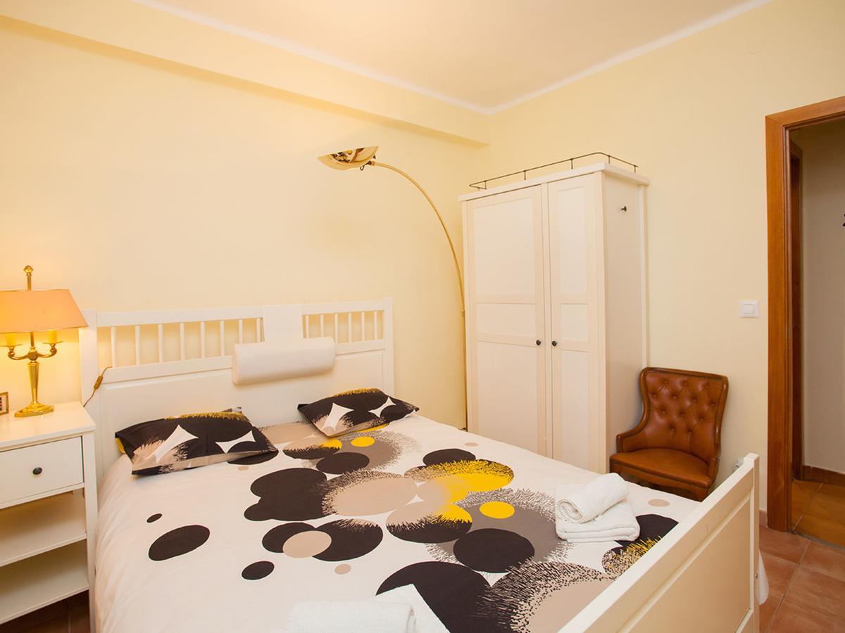 Apartment Sardenya - Casp Barcelona Bagian luar foto